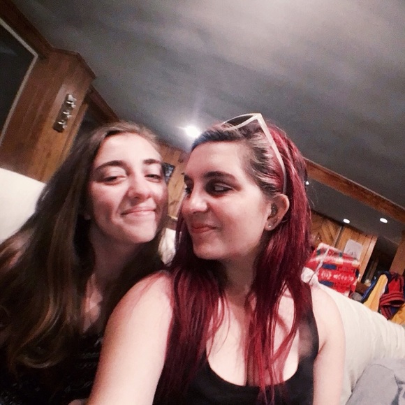 Meet your Posher, Carolyn - Picture 1 of 1